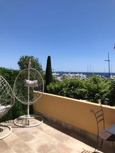 Hotels Hotel La Calanque : Chambre Familiale (2 Adultes + 2 Enfant) - Vue sur Mer