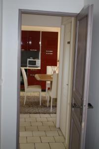 Appartements Coquet T2 ,terrasse,parking ,4 kms d Avignon : photos des chambres