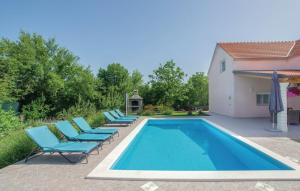 Villa Radosevic near Split, heated pool