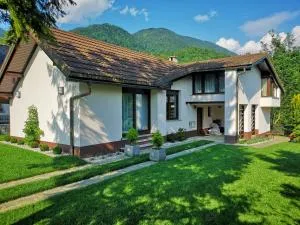 Holiday House Red Deer - Trstenik