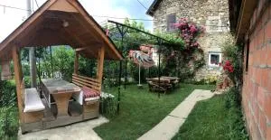 Guest House Ulaj - Vusanje