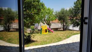 Comfy house with private garden & view, close to Kyparissia Castle Messinia Greece