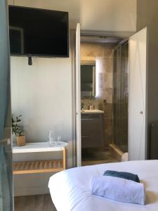 Hotels Hotel La Calanque : photos des chambres