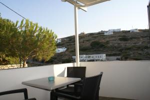 Petra & Fos Studios and Rooms Sifnos Greece