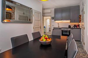 Seaview House Rosali