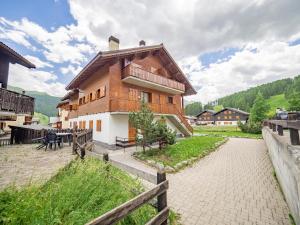 Apartment with Mountain View room in Leveron Apartments