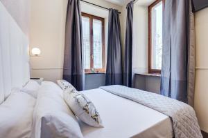 Deluxe Suite room in Trevi Private Suites by Premium Suites Collection