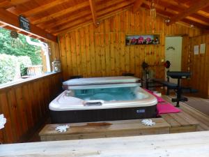 Maisons de vacances Villa piscine chauffee & spa sur le Bassin d Arcachon - proche plage et ocean : photos des chambres