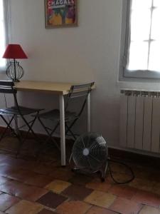 Appartements Studio ensoleille, typique centre historique, wifi : photos des chambres