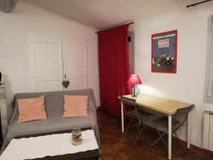 Appartements Studio ensoleille, typique centre historique, wifi : photos des chambres