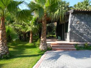 Villa with Garden View room in Agriturismo Gianferrante