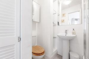 3 Bedroom Garden Flat - Central Location