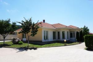 Chalet Guest House GERANIUM Obrochishte Bulgaria