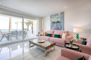 Hanami Alcazaba Beach Front Sea View