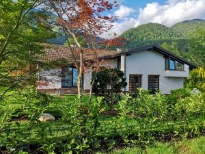 Holiday House Red Deer