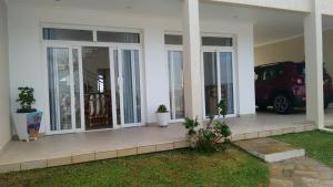 CASA - FRENTE PARA O MAR