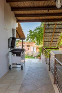 Villa Kristin 2 - 2min walk to Great Sandy, Shallow beach