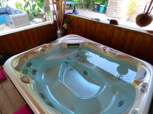 Maisons de vacances Villa piscine chauffee & spa sur le Bassin d Arcachon - proche plage et ocean : photos des chambres