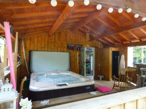 Maisons de vacances Villa piscine chauffee & spa sur le Bassin d Arcachon - proche plage et ocean : photos des chambres