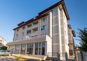 Hiora Apartments Vasiliko