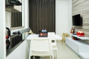Cozy 2BR at Signature Park Grande Apartment By Travelio