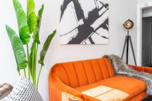 Lively 2BR Apt in Lincoln Square - Eastwood 47-1