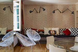 Sui tetti del centro di Genova by Wonderful Italy