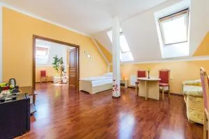 Hotel & Motorest V Údolí Zlatého potoka - Velký Očihovec