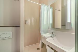 Hotels B&B HOTEL Salon de Provence : photos des chambres