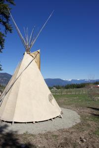 Okanagan tipi lodge