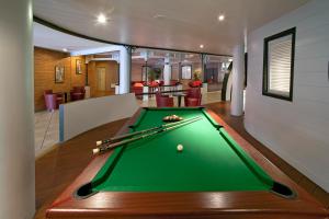 Hotels Hotel du Golf Rosny : photos des chambres