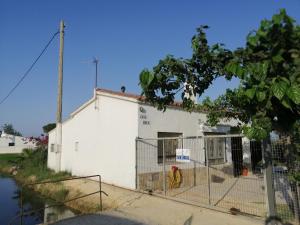 Three-Bedroom House room in Casa Rous-Riumar 1