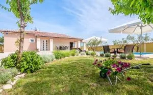 Villa Zafirah Pula - Pula