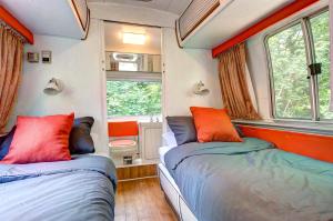 Glamping 1970 American Airstream motorhome