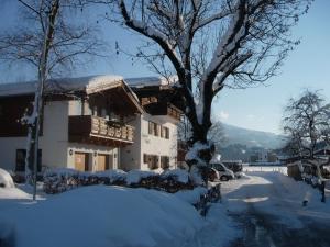 BED and BREAKFAST Pension Foidl - 3hvězdičkové hotely ve městě Oberndorf in Tirol