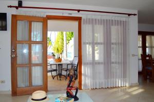 Beach Villas & Apartments Larimar