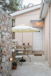 Camping & Rooms Kariotes