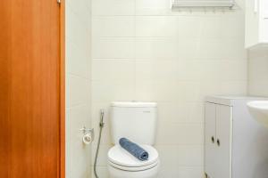 New Furnished Studio Apartment at Woodland Park Residence By Travelio