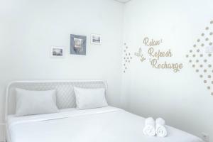 New Furnished Studio Apartment at Woodland Park Residence By Travelio