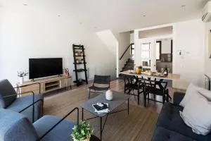 Petit Luxe Tobella Dreta - Terrassa