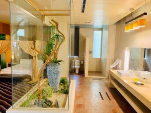 Her Home Spa Motel Chiayi