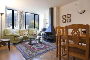 Apartment room in Viella centre nice views WIFI