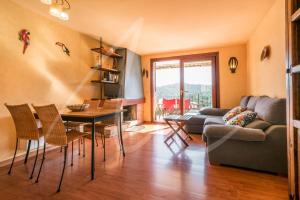 Antora B, by SeaMount Rentals