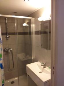 Hotels Hotel Bellevue Cannes : photos des chambres