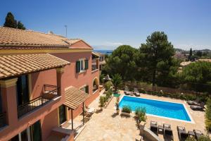 The Four Seasons House City Villa with Pool