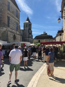 Maisons de vacances Les Granges Lestang : Maison 4 Chambres