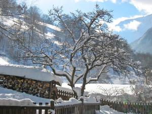 Chalets Superb Savoyard traditional chalet located 500 m from the slopes : photos des chambres