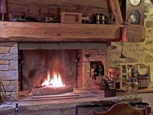 Chalets Superb Savoyard traditional chalet located 500 m from the slopes : photos des chambres