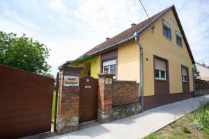 Pensiune Szab&oacute; Vend&eacute;gh&aacute;z Sikl&oacute;s Ungaria