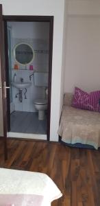 Rooms & Apartments Semić